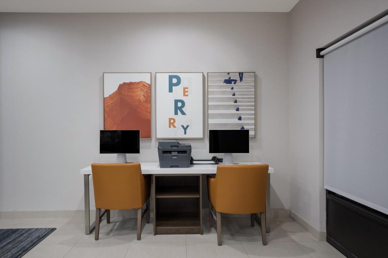 Holiday Inn Express Hotel & Suites Perry, An Ihg Hotel Buitenkant foto