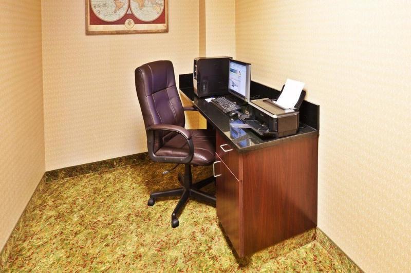 Holiday Inn Express Hotel & Suites Perry, An Ihg Hotel Buitenkant foto